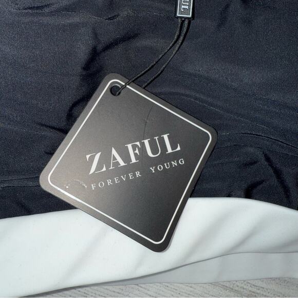 Zaful NWT Black & White Colorblock Bikini Set with Swim Skirt Bottom Size 4 - Picture 6 of 11